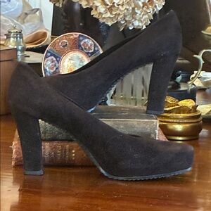 Stuart Weitzman Power Block Chocolate Brown Pump